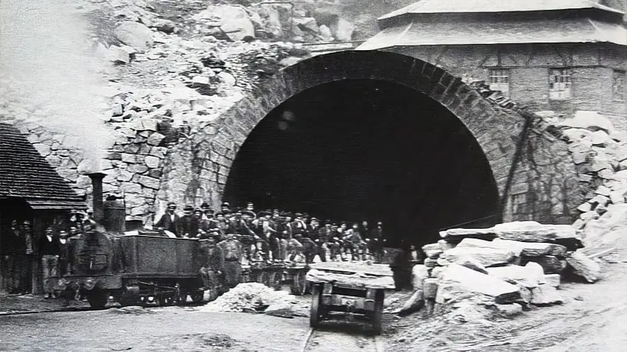 Tunnel du Gothard à Göschenen (1875)